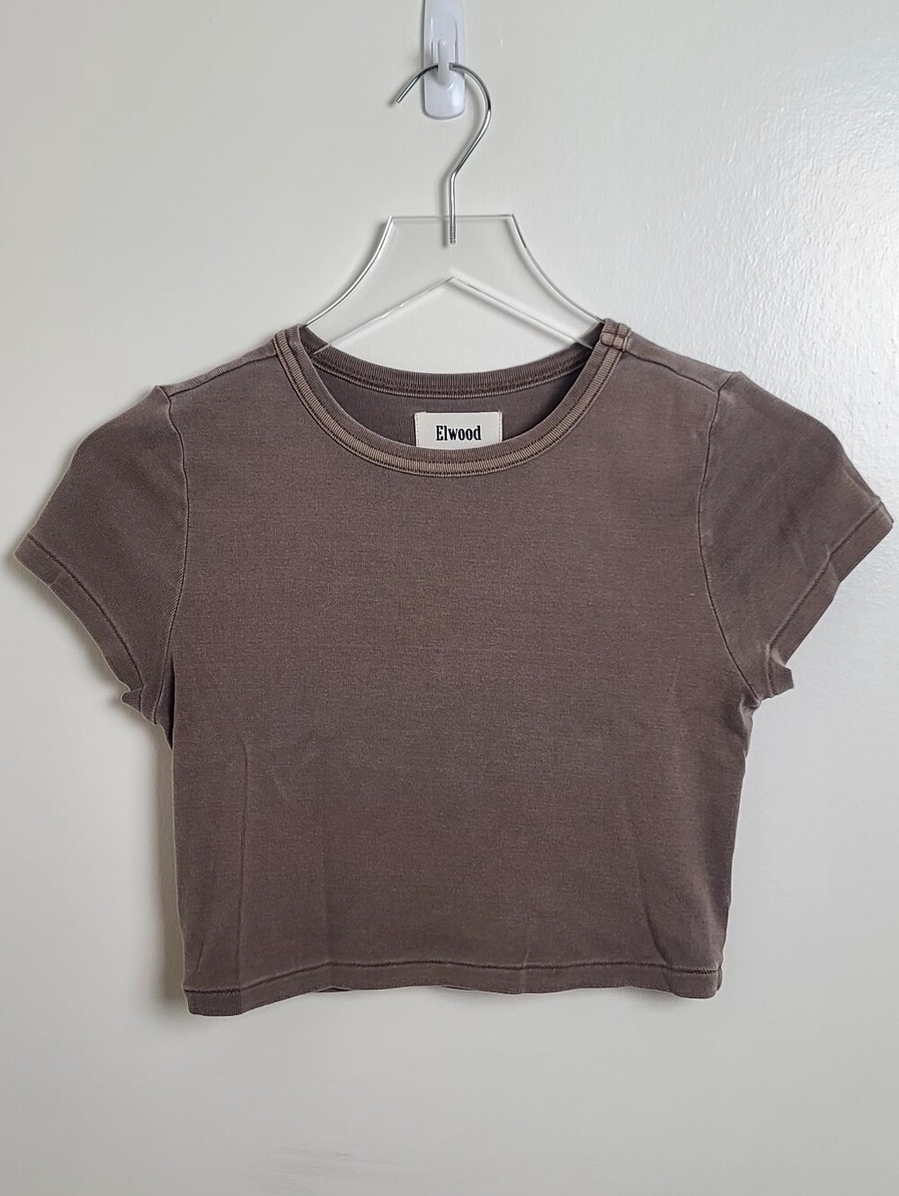 Elwood Organic Womens Brown Crop Baby Tee